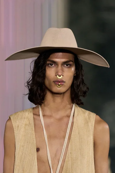 Look 26
